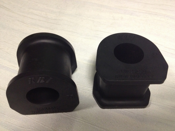 Втулка стабилизатора задняя Camry V40/V50/V55 Lynxauto