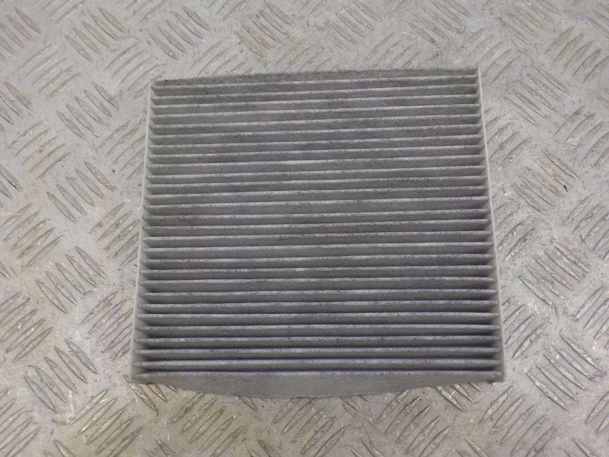 Фильтр салона угольный Camry V40/V50/V55/LC150/LC200 LYNXauto