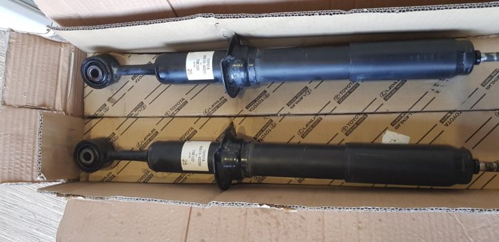 Амортизатор задний LC150