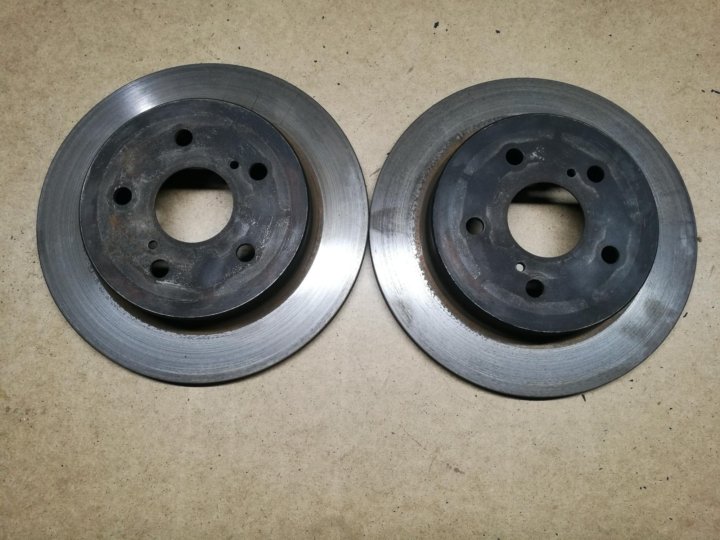 Диски тормозные задние V30 (01-06) 2шт