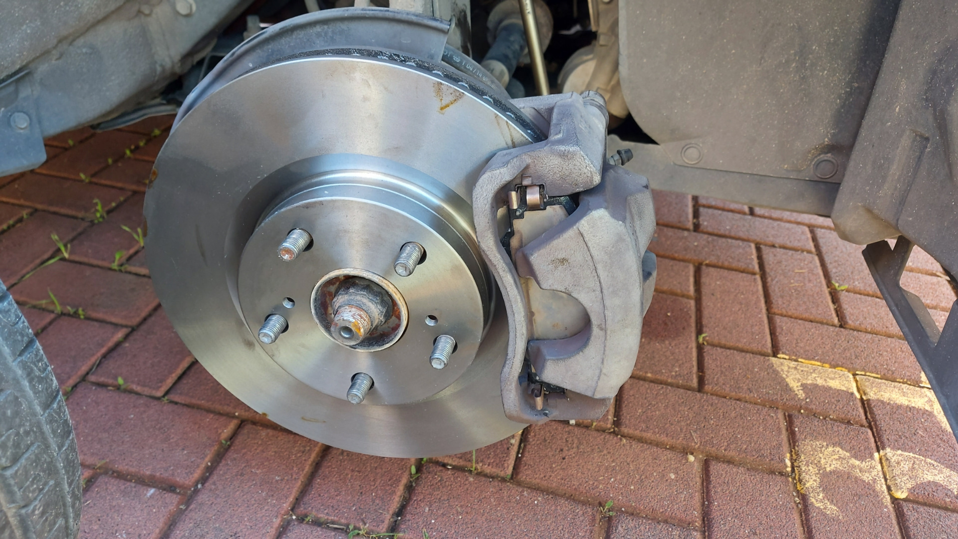 Диски тормозные передние Auris HARUMA