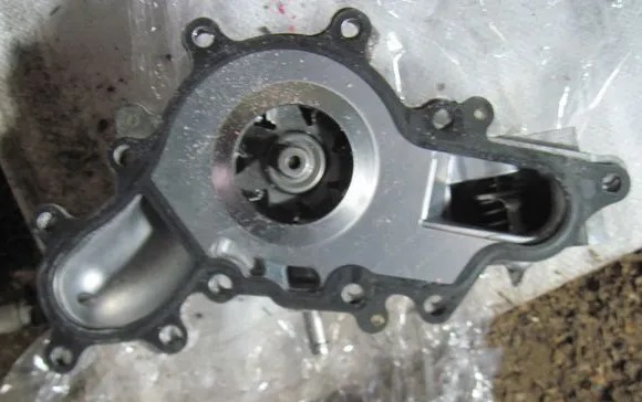 Помпа LC200 4.7L