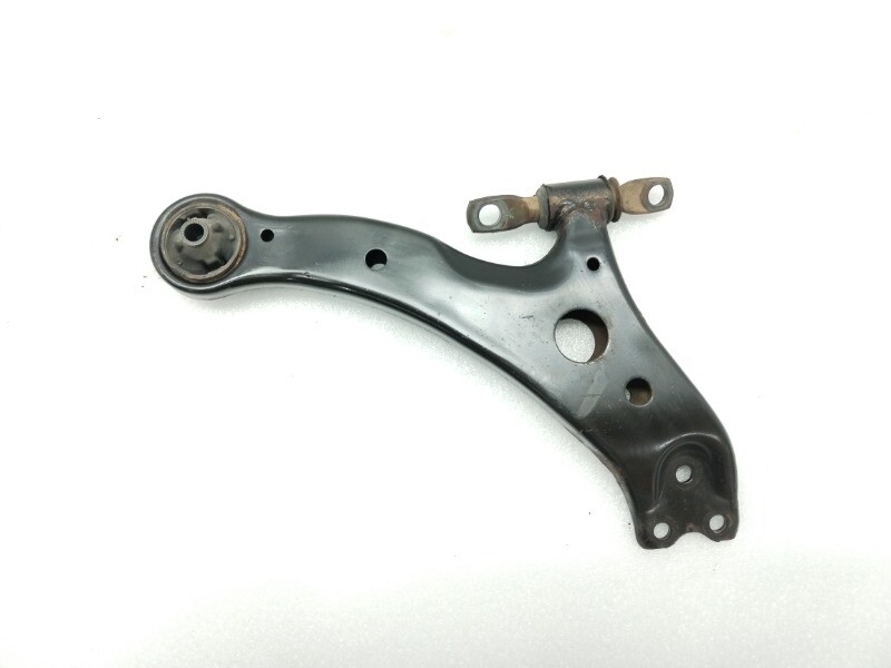 Рычаг передней подвески Camry V50/55 правый