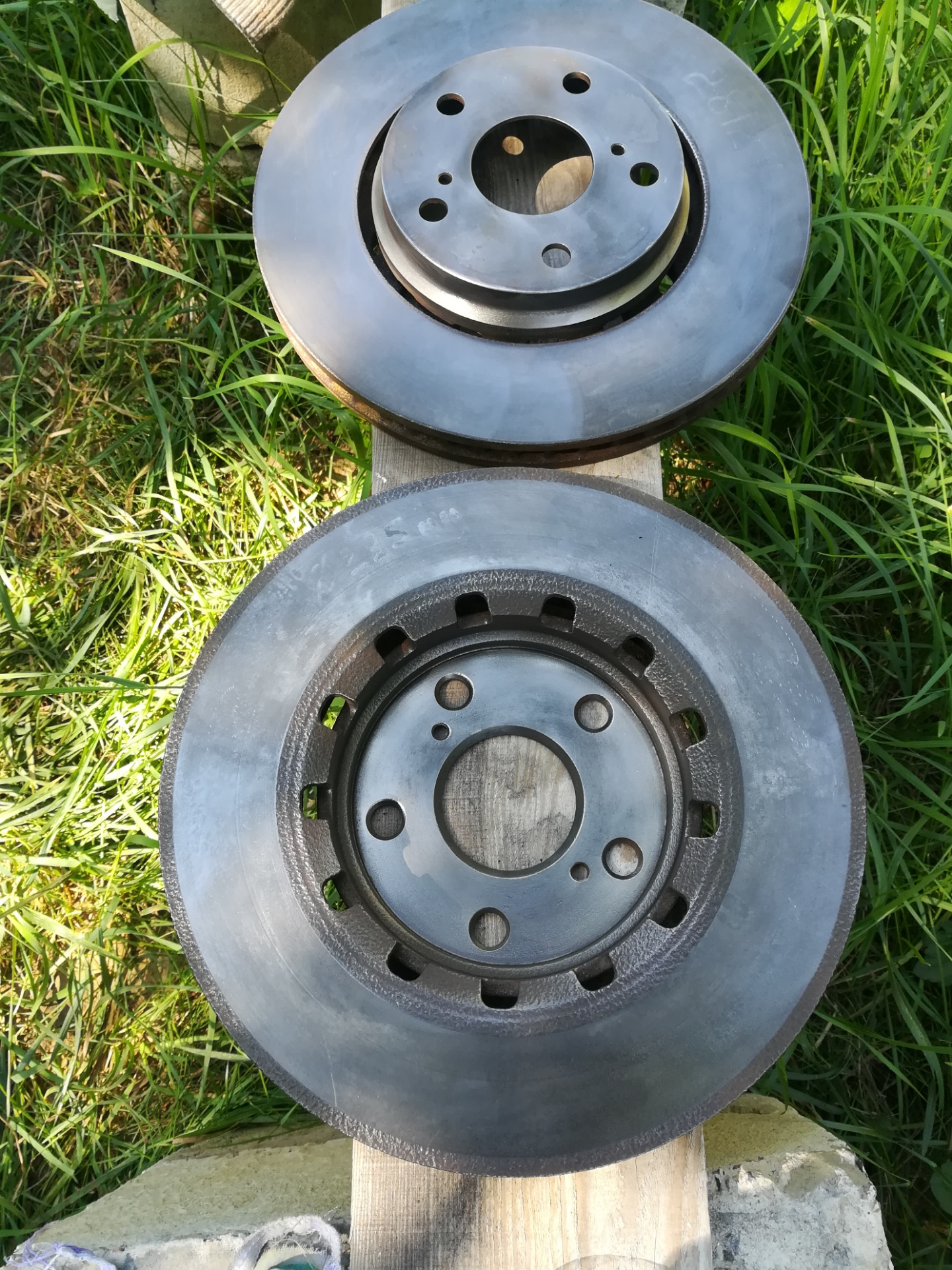 Диски тормозные передние (2шт.) Alphard