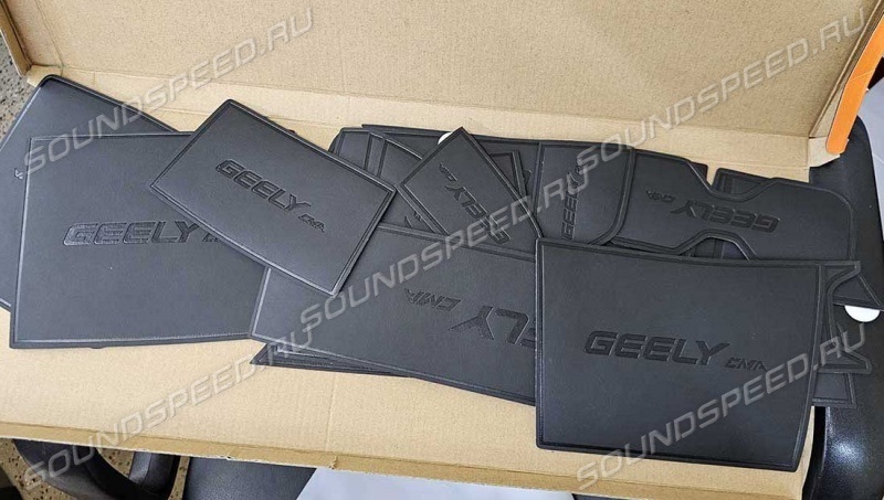 Набор ковриков в кармашки кожа Geely Monjaro черные