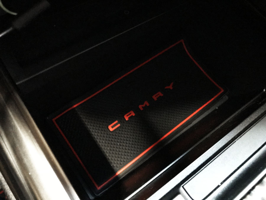 Набор ковриков в кармашки с красной окантовкой Camry V70