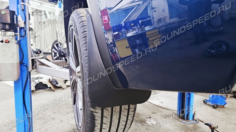 Брызговики передние Geely Monjaro