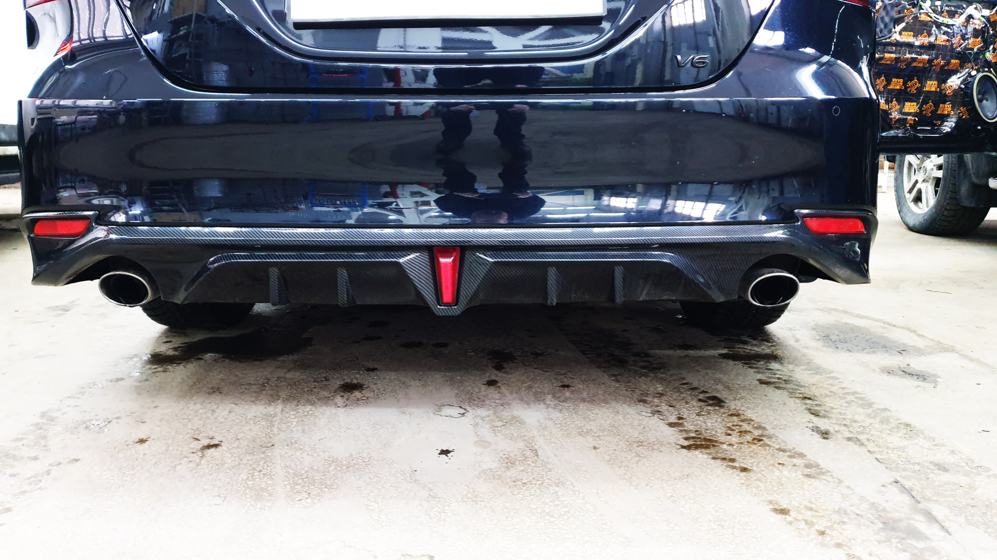 Задний диффузор Camry V70 черный глянец